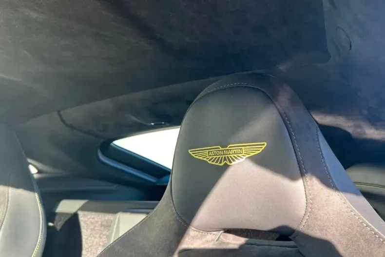 Aston Martin V8 Vantage din 2024 cu 1.820 km - oferta AST154284 - foto 14