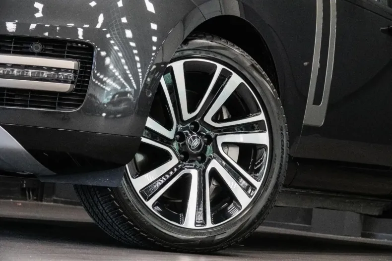 Land Rover Range Rover din 2024 cu 13.500 km - oferta LAN154293 - foto 3