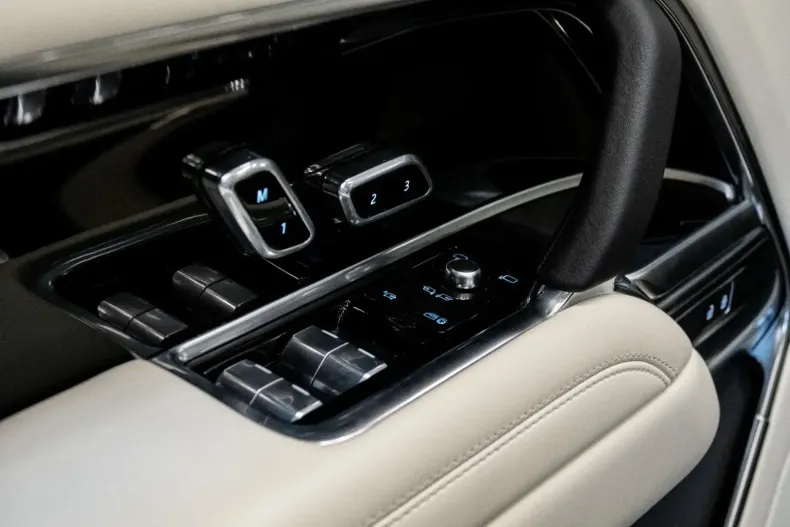 Land Rover Range Rover din 2024 cu 13.500 km - oferta LAN154293 - foto 18