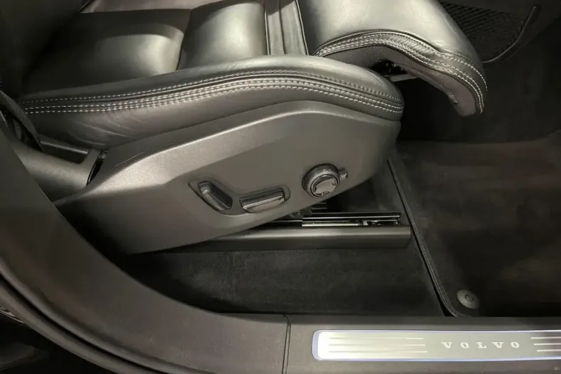 Volvo XC90 din 2020 cu 82.613 km - oferta VOL154294 - foto 30