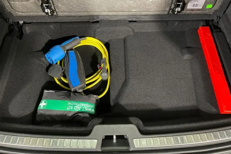 Volvo XC90 din 2020 cu 82.613 km - oferta VOL154294 - foto 32