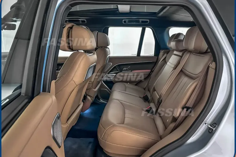 Land Rover Range Rover din 2024 cu 71.478 km - oferta LAN154309 - foto 11