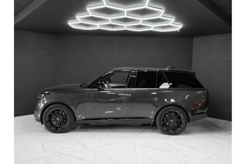 Land Rover Range Rover din 2023 cu 59.990 km - oferta LAN154313 - foto 2