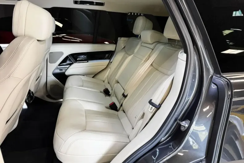 Land Rover Range Rover din 2023 cu 59.990 km - oferta LAN154313 - foto 14