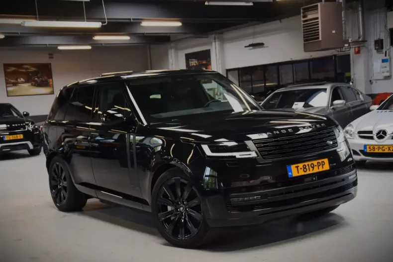 Land Rover Range Rover din 2023 cu 66.459 km - oferta LAN154314 - foto 1