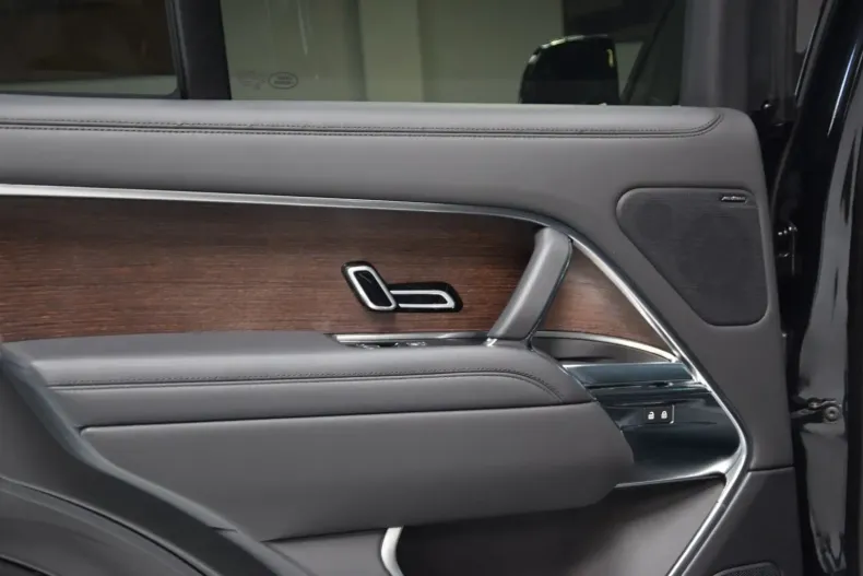 Land Rover Range Rover din 2023 cu 66.459 km - oferta LAN154314 - foto 39