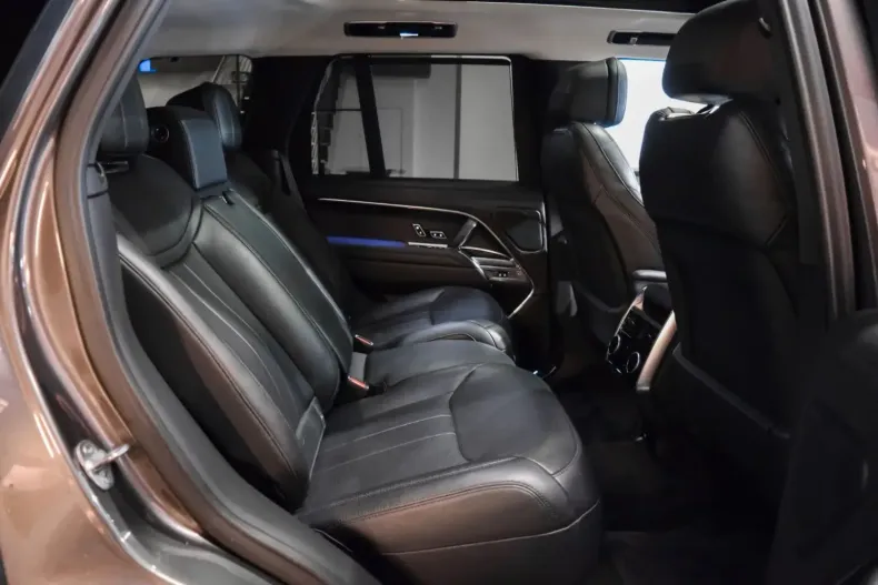 Land Rover Range Rover din 2023 cu 44.900 km - oferta LAN154316 - foto 10