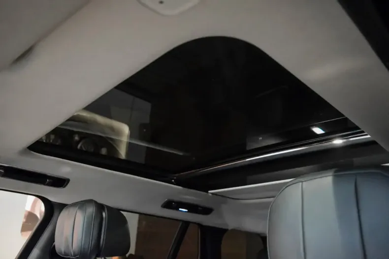 Land Rover Range Rover din 2023 cu 44.900 km - oferta LAN154316 - foto 21