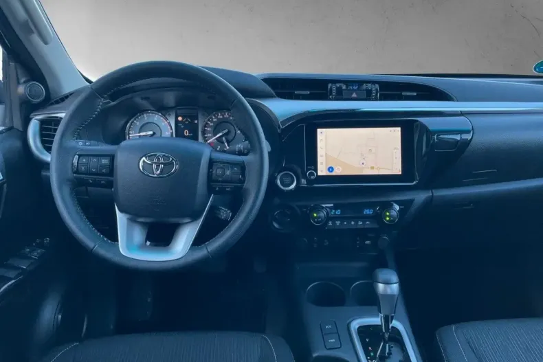 Toyota Hilux din 2024 cu 9.600 km - oferta TOY154326 - foto 2