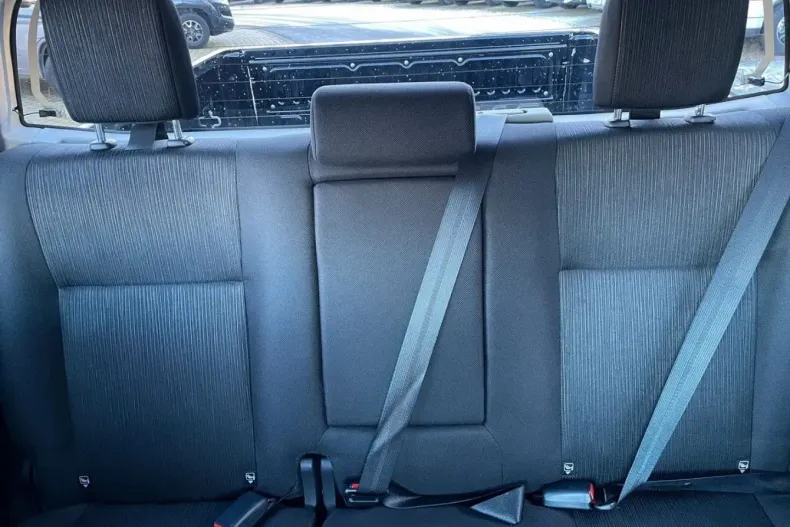 Toyota Hilux din 2024 cu 9.600 km - oferta TOY154326 - foto 13