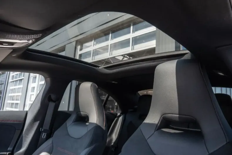 Mercedes-Benz CLA 180 din 2025 cu 13.500 km - oferta MER154329 - foto 17