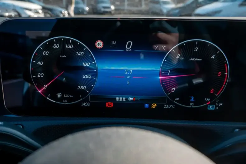 Mercedes-Benz CLA 200 din 2025 cu 16.900 km - oferta MER154330 - foto 13