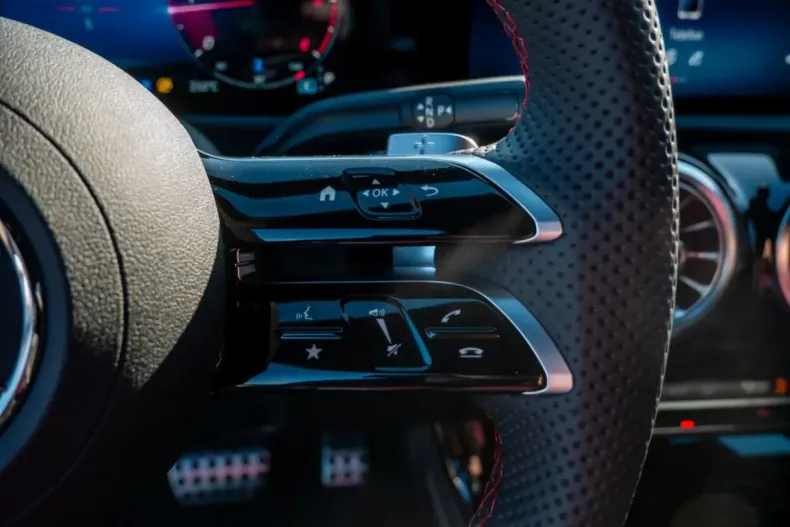 Mercedes-Benz CLA 200 din 2025 cu 16.900 km - oferta MER154330 - foto 14