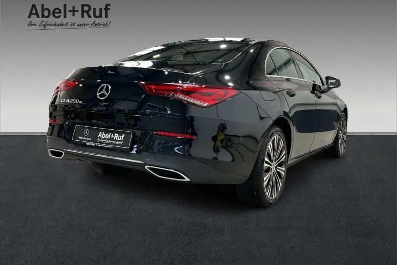 Mercedes-Benz CLA 250 din 2021 cu 63.610 km - oferta MER154337 - foto 7