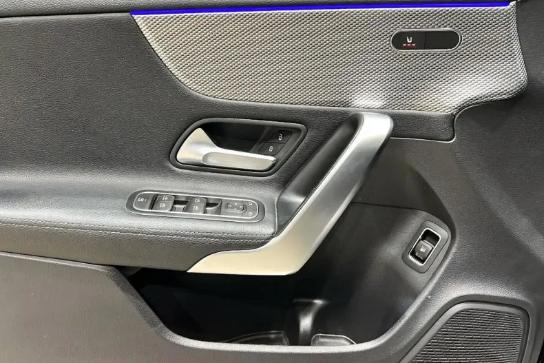 Mercedes-Benz CLA 250 din 2021 cu 63.610 km - oferta MER154337 - foto 13