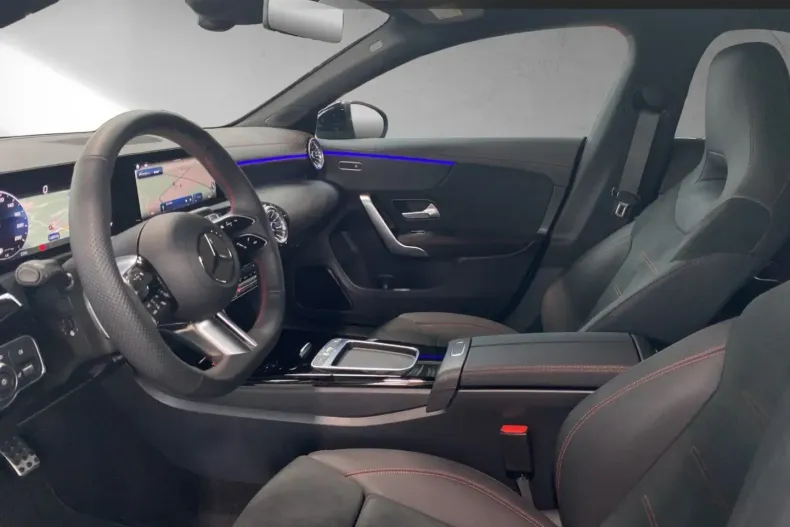 Mercedes-Benz CLA 250 din 2024 cu 13.170 km - oferta MER154340 - foto 7