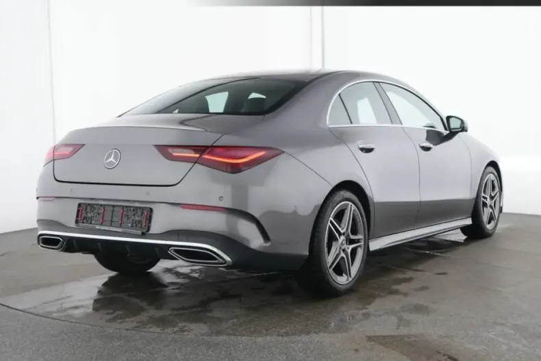 Mercedes-Benz CLA 200 din 2024 cu 13.720 km - oferta MER154341 - foto 4