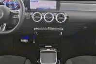 Mercedes-Benz CLA 200 din 2024 cu 13.720 km - oferta MER154341 - foto 6