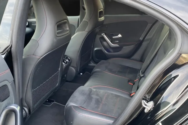 Mercedes-Benz CLA 250 din 2021 cu 87.346 km - oferta MER154343 - foto 18