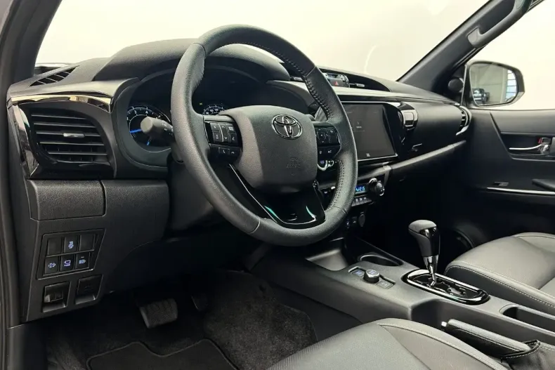 Toyota Hilux din 2025 cu 2.000 km - oferta TOY154344 - foto 2