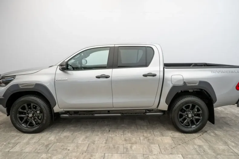 Toyota Hilux din 2025 cu 2.000 km - oferta TOY154344 - foto 6