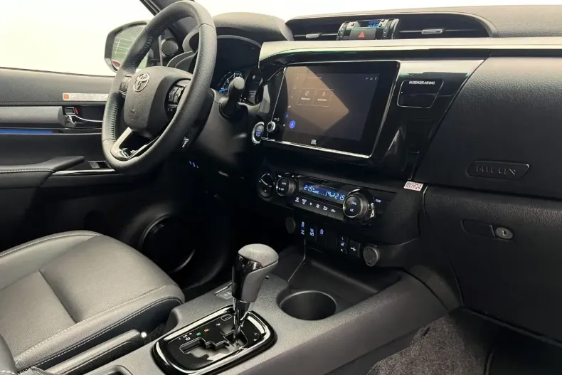Toyota Hilux din 2025 cu 2.000 km - oferta TOY154344 - foto 9