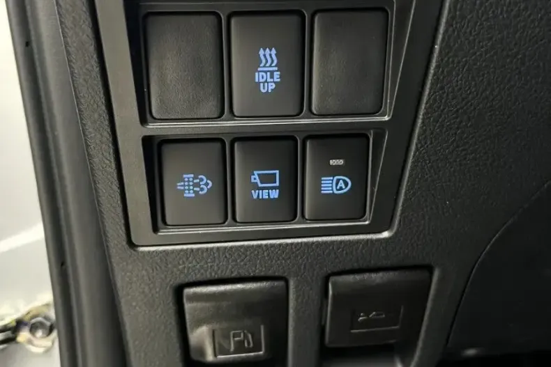 Toyota Hilux din 2025 cu 2.000 km - oferta TOY154344 - foto 11