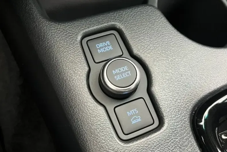 Toyota Hilux din 2025 cu 2.000 km - oferta TOY154344 - foto 14