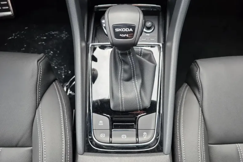 Skoda Karoq din 2025 cu 5 km - oferta SKO154345 - foto 17