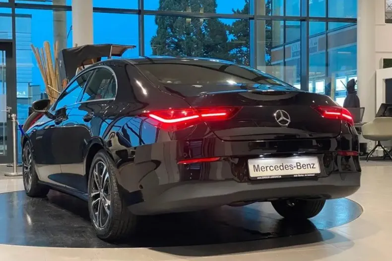 Mercedes-Benz CLA 200 din 2023 cu 65.206 km - oferta MER154350 - foto 5