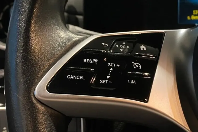 Mercedes-Benz CLA 200 din 2023 cu 65.206 km - oferta MER154350 - foto 20