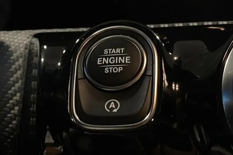 Mercedes-Benz CLA 200 din 2023 cu 65.206 km - oferta MER154350 - foto 22