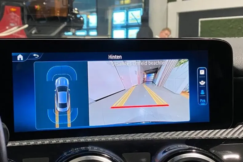 Mercedes-Benz CLA 200 din 2023 cu 65.206 km - oferta MER154350 - foto 25