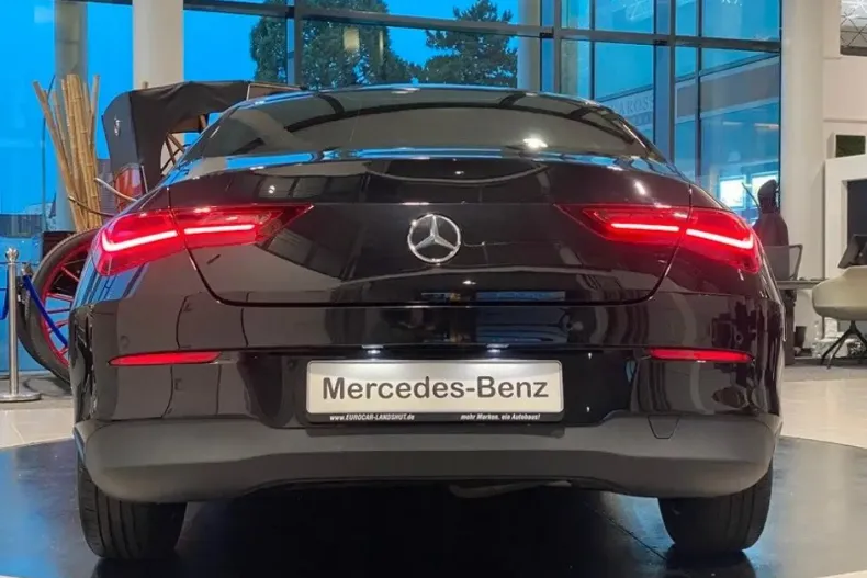 Mercedes-Benz CLA 200 din 2023 cu 65.206 km - oferta MER154350 - foto 26