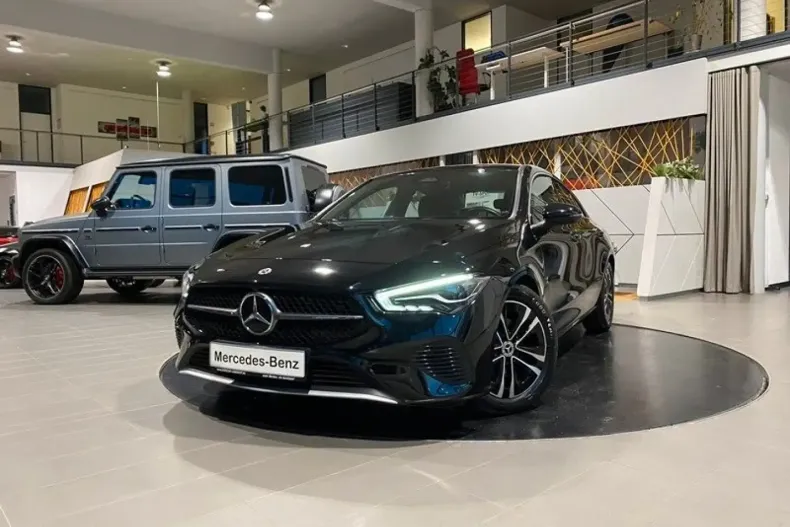 Mercedes-Benz CLA 200 din 2023 cu 65.206 km - oferta MER154350 - foto 28