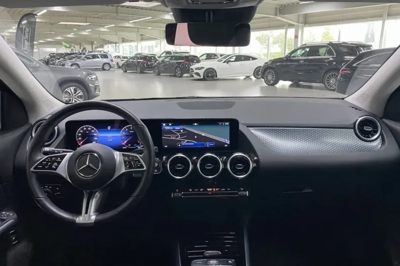 Mercedes-Benz GLA 180 din 2024 cu 27.140 km - oferta MER154351 - foto 6