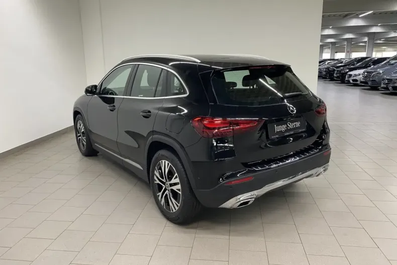 Mercedes-Benz GLA 180 din 2024 cu 27.140 km - oferta MER154351 - foto 11