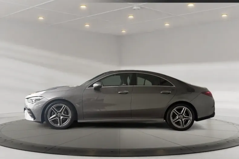 Mercedes-Benz CLA 180 din 2024 cu 9.832 km - oferta MER154354 - foto 2