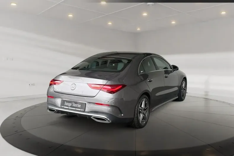 Mercedes-Benz CLA 180 din 2024 cu 9.832 km - oferta MER154354 - foto 4