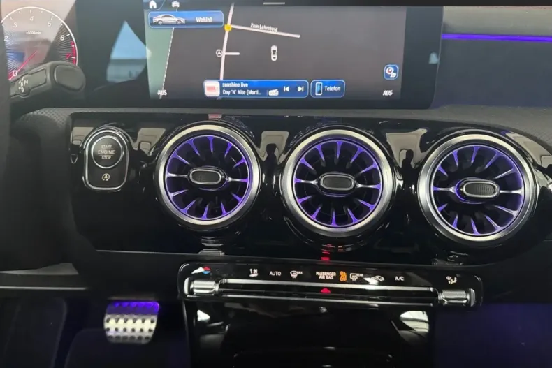 Mercedes-Benz CLA 180 din 2024 cu 9.832 km - oferta MER154354 - foto 9