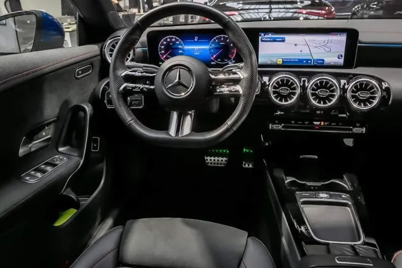 Mercedes-Benz CLA 200 din 2023 cu 18.931 km - oferta MER154355 - foto 4