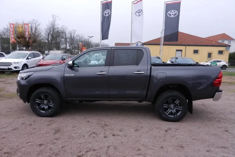 Toyota Hilux din 2025 cu 2.501 km - oferta TOY154356 - foto 4