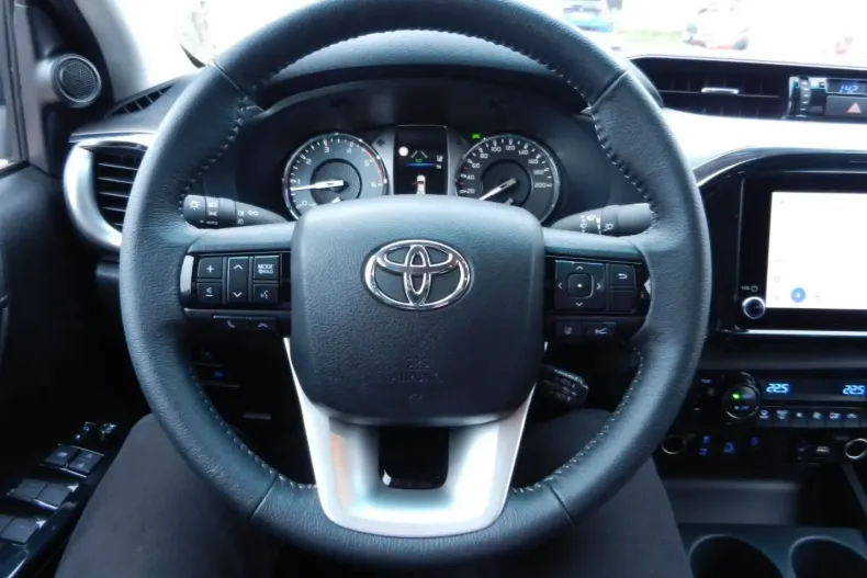 Toyota Hilux din 2025 cu 2.501 km - oferta TOY154356 - foto 12