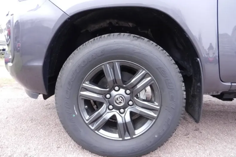 Toyota Hilux din 2025 cu 2.501 km - oferta TOY154356 - foto 15