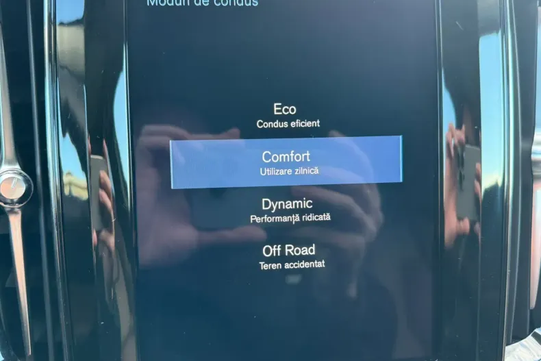 Volvo XC60 din 2020 cu 42.726 km - oferta VOL154357 - foto 10