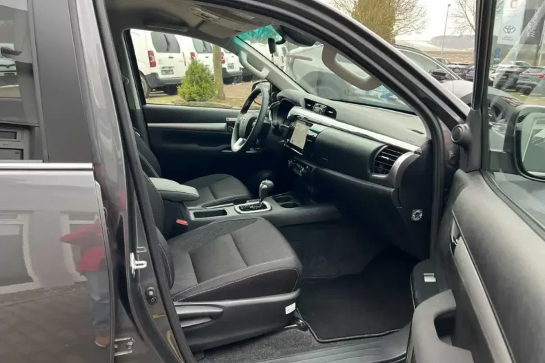 Toyota Hilux din 2024 cu 5.000 km - oferta TOY154360 - foto 3