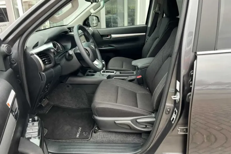 Toyota Hilux din 2024 cu 5.000 km - oferta TOY154360 - foto 7