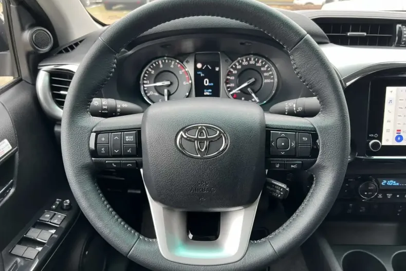 Toyota Hilux din 2024 cu 5.000 km - oferta TOY154360 - foto 11