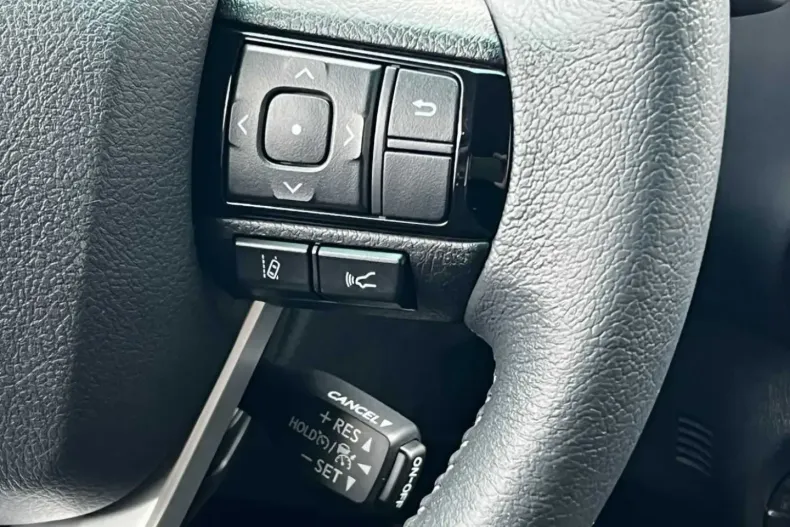 Toyota Hilux din 2024 cu 5.000 km - oferta TOY154360 - foto 12