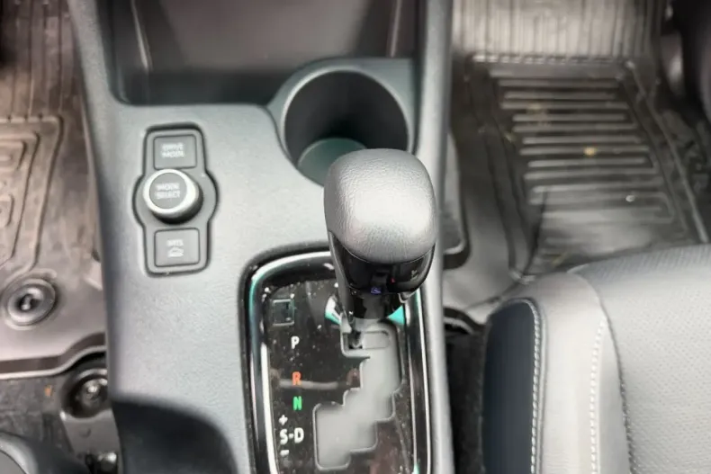 Toyota Hilux din 2025 cu 1.500 km - oferta TOY154363 - foto 25